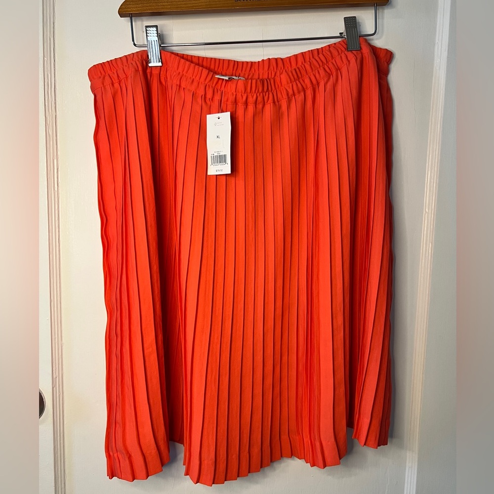 NWT Banana Republic Pleated Coral-Red Skirt
